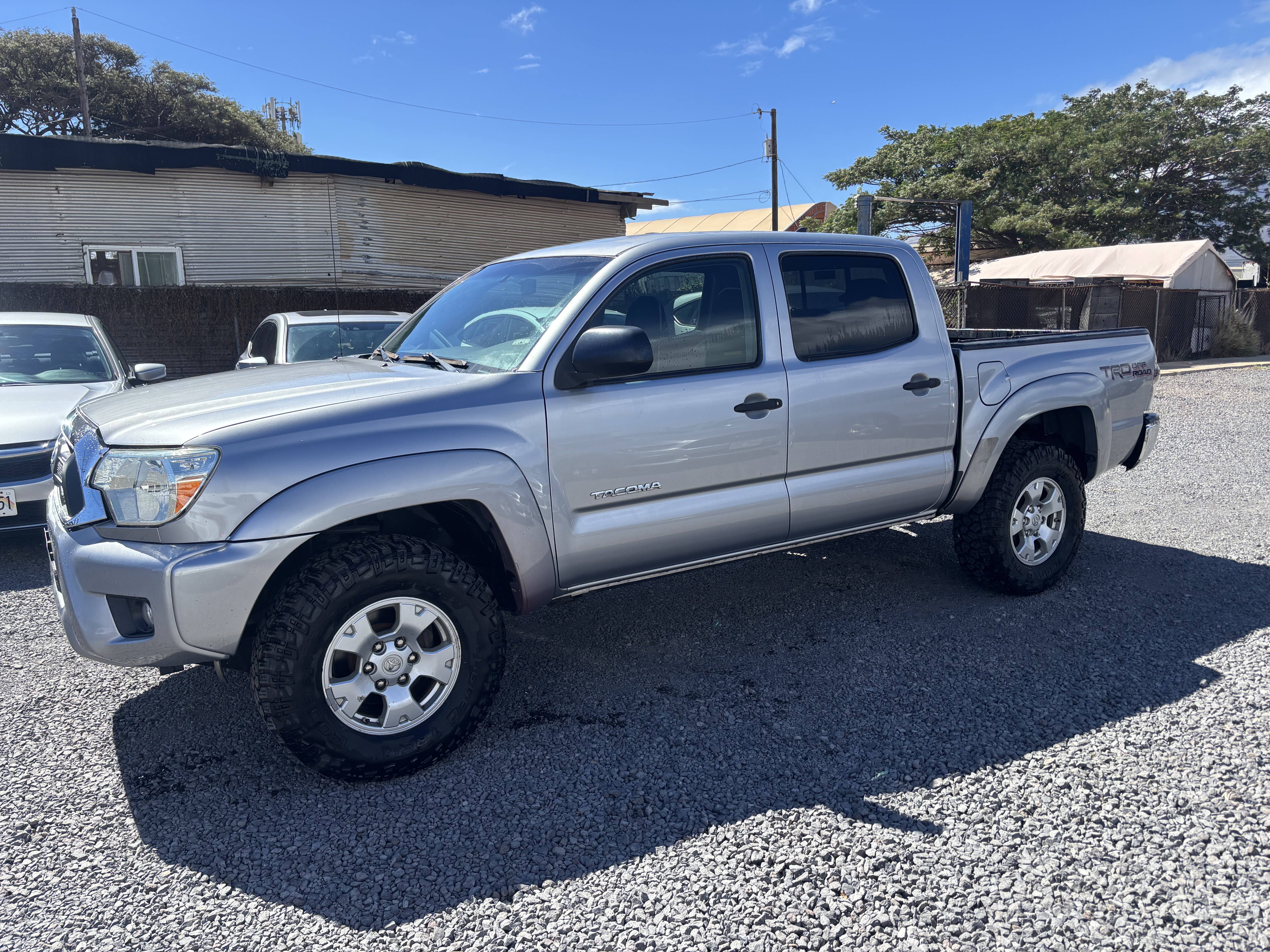 2015-2019 Toyota Tacoma / Nissan Frontier 4x4 Truck